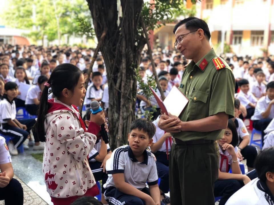 Phường đoàn Phú Thọ (TP.Thủ Dầu Một): Tuyên truyền kỹ năng tự vệ cho học sinh