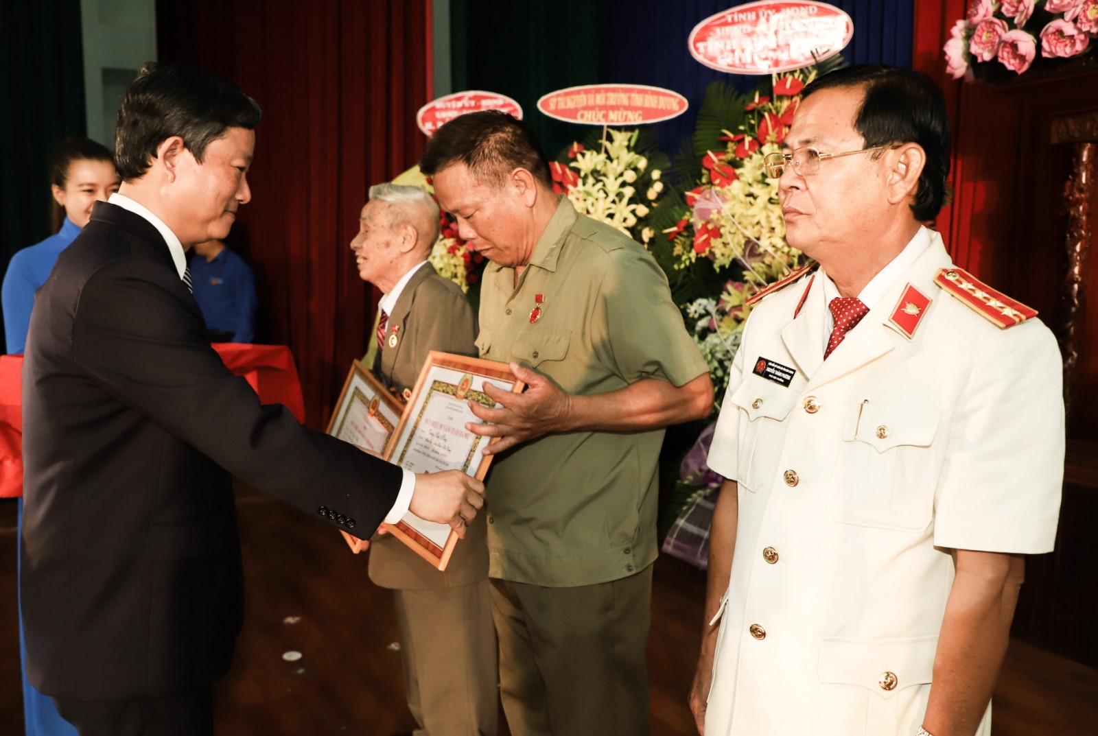 TX.Tân Uyên: Họp mặt kỷ niệm 90 năm ngày thành lập Đảng cộng sản Việt Nam