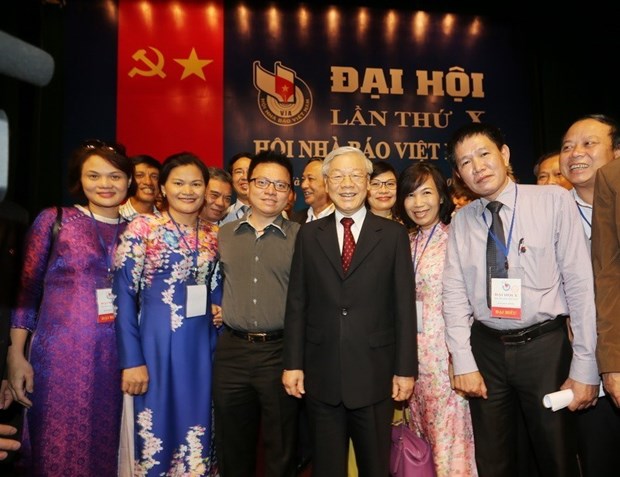 Top leader sends greetings to Vietnam Journalists’ Association on 70th ...