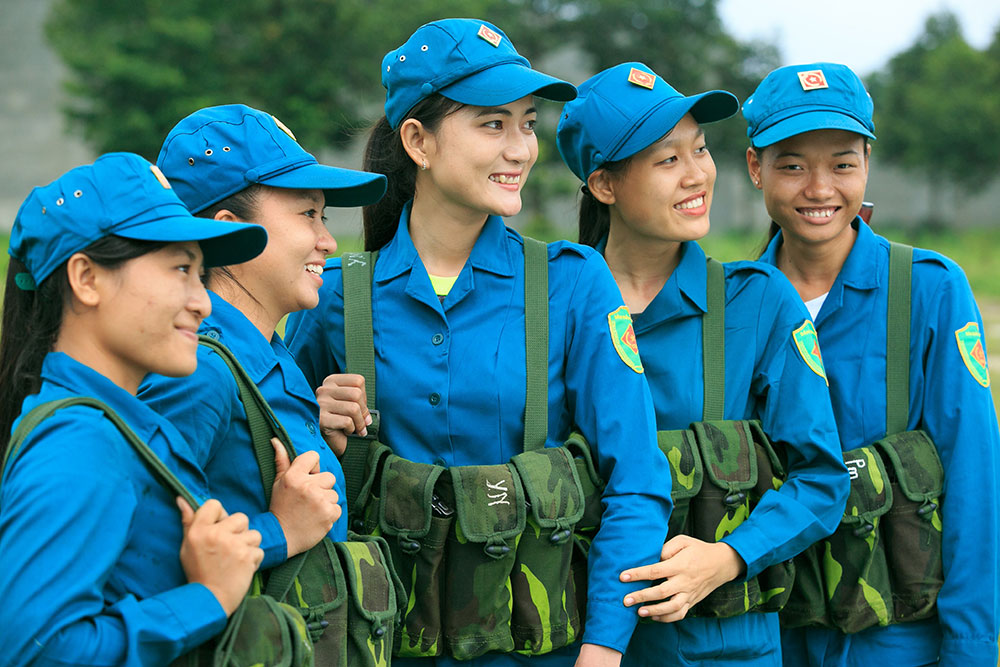 Nét đẹp nữ quân nhân qua lăng kính nhiếp ảnh - Báo Bình Dương Online