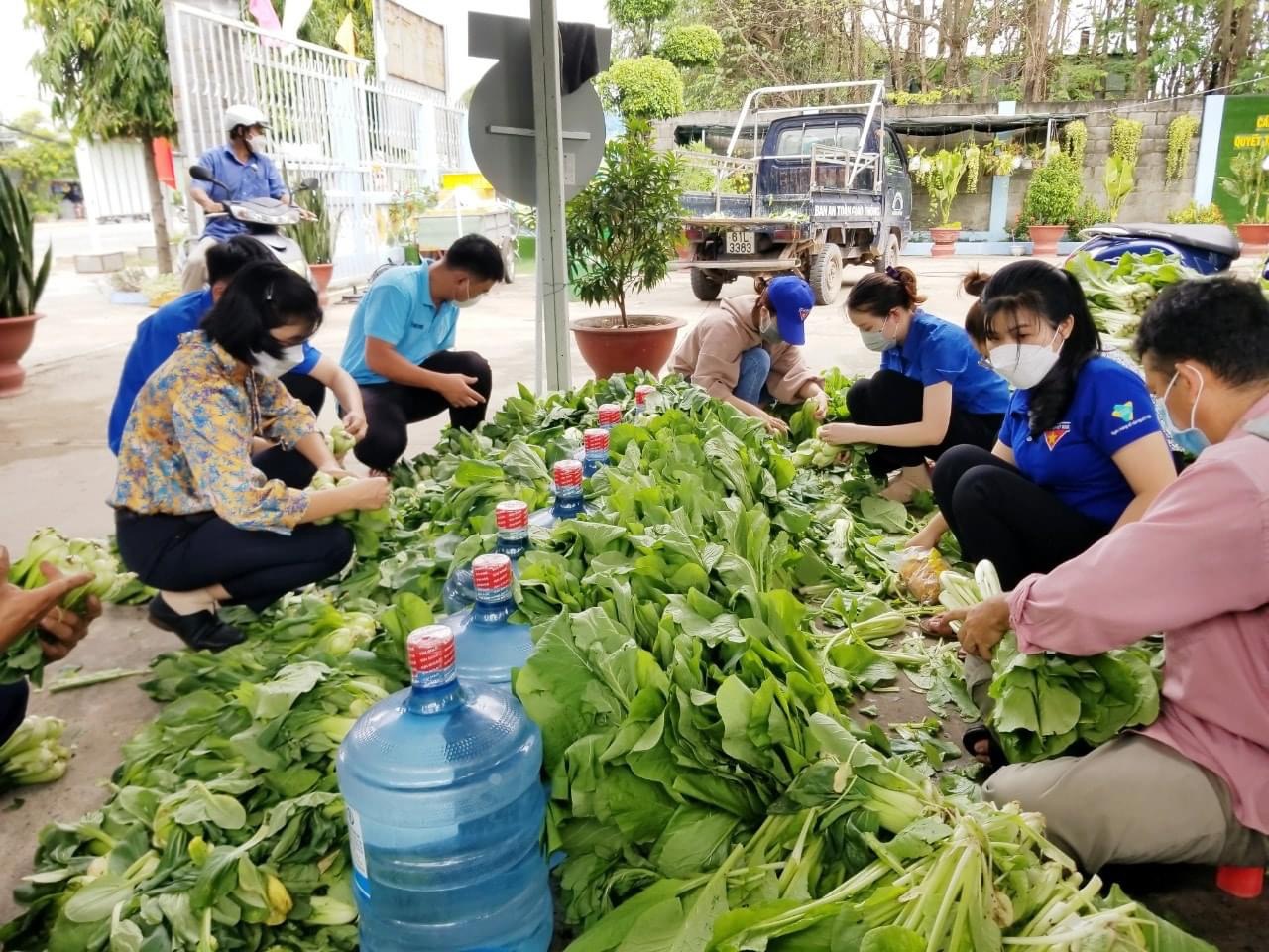 Chăm lo tốt cho người dân khó khăn bị ảnh hưởng dịch Covid