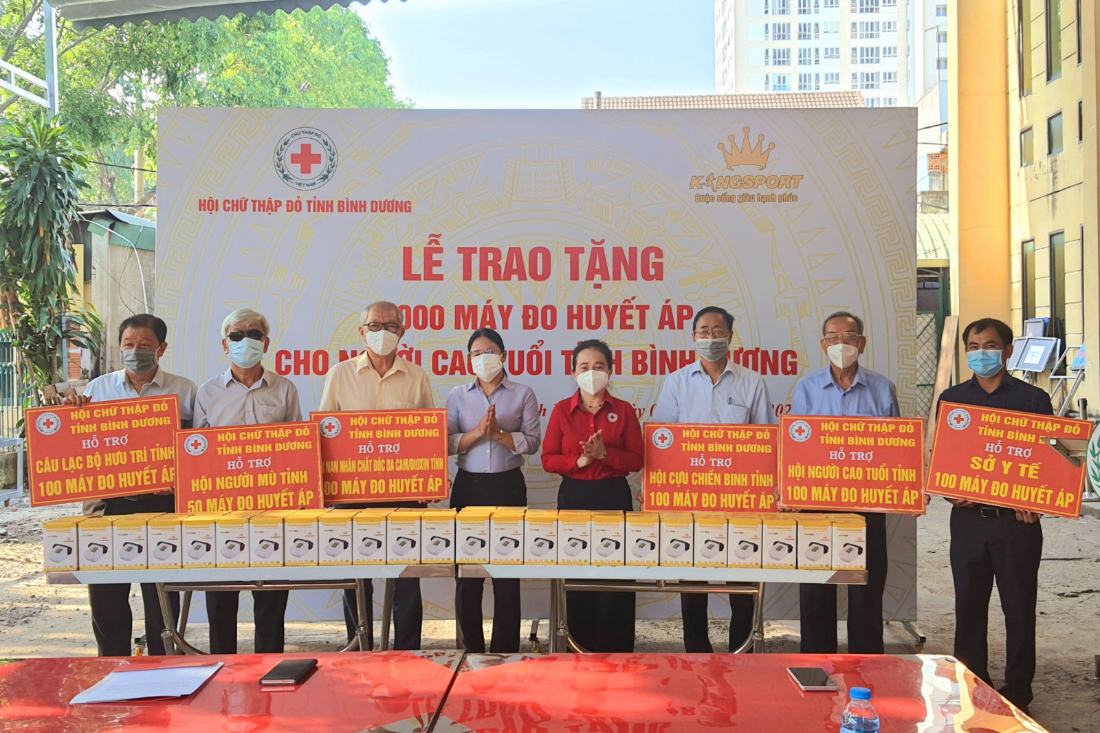 Hội Chữ thập đỏ tỉnh tiếp nhận và trao nguồn lực ủng hộ cho các đơn vị, người dân