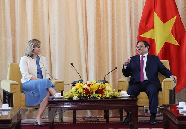Việt Nam và Hà Lan có mối quan hệ hợp tác kinh tế lâu đời và ngày càng đang phát triển. Hợp tác giữa hai nước trong nhiều lĩnh vực như nông nghiệp, năng lượng tái tạo, chế tạo và công nghệ, đã mang lại những kết quả tích cực. Nếu bạn muốn tìm hiểu thêm về những cộng tác kinh tế này và những ưu điểm của nó, hãy xem hình ảnh liên quan đến việc hợp tác kinh tế giữa Việt Nam và Hà Lan.