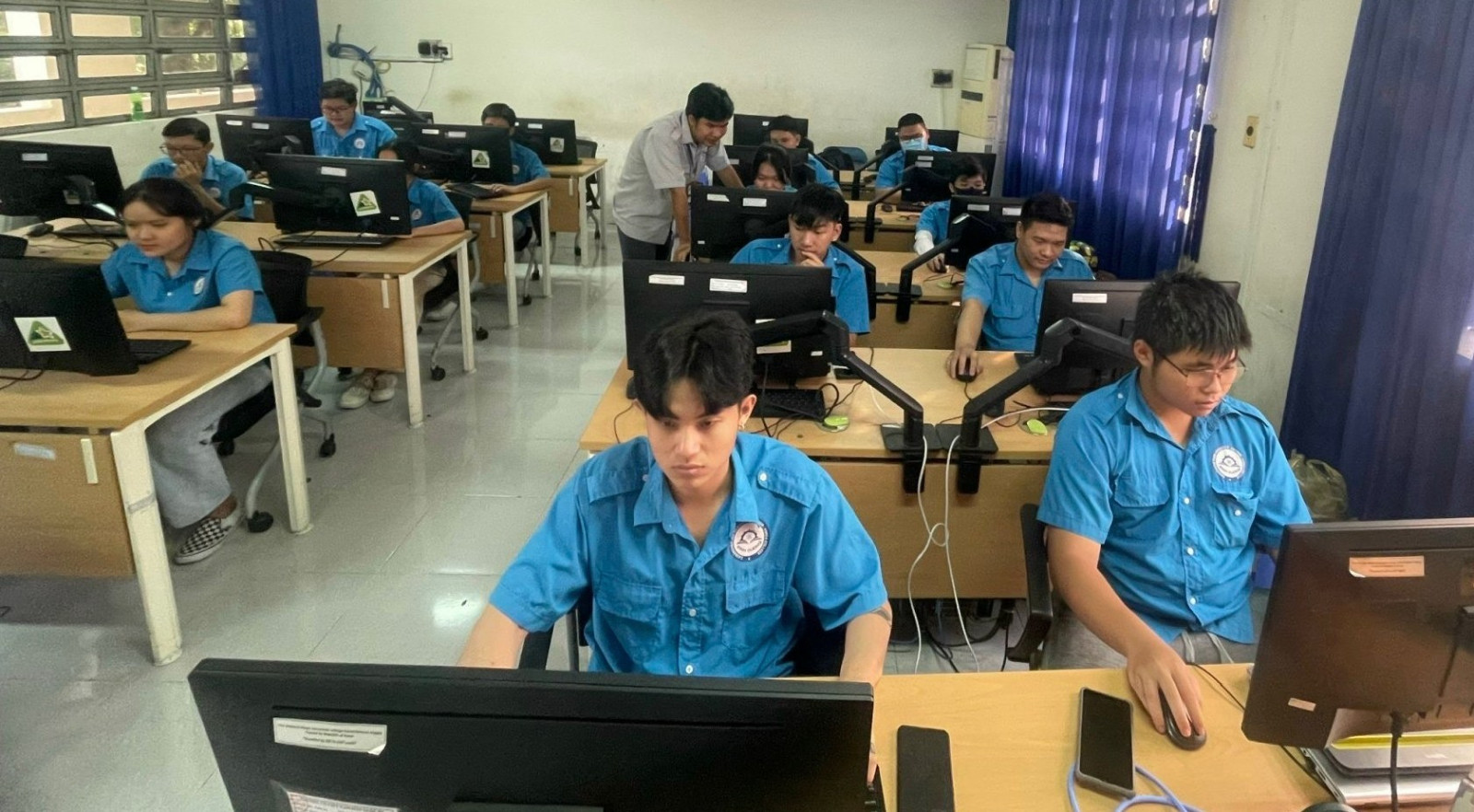 Trường Cao đẳng Việt Nam - Hàn Quốc Bình Dương: Đẩy mạnh chuyển đổi số  trong đào tạo - Báo Bình Dương Online