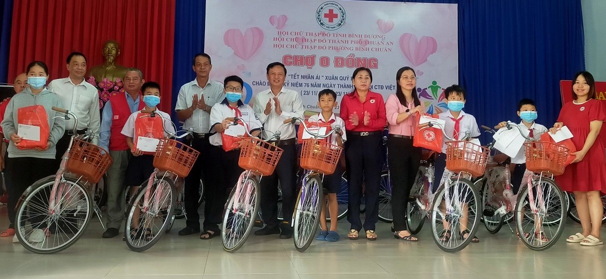 Các cấp Hội Chữ thập đỏ TP.Thuận An: Tích cực vận động nguồn lực chia sẻ với người dân khó khăn 1