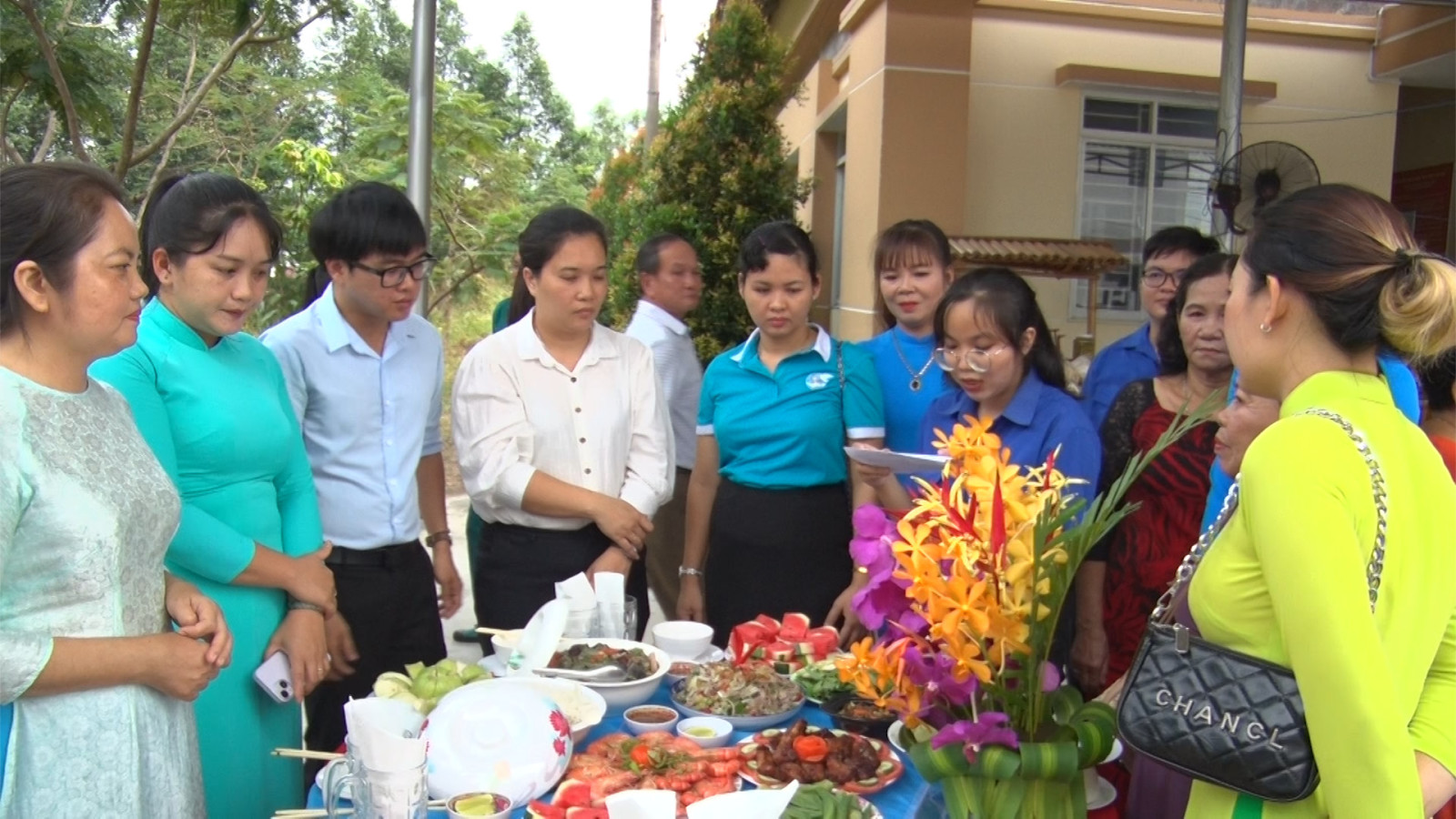 Tâm Phan: “Từng bị kỳ thị vì lấy chồng Tây”