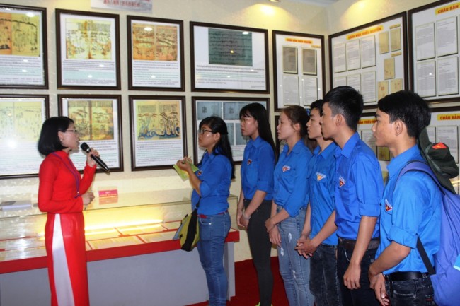 Một số hình ảnh tại lễ khai mạc triển lãm “Hoàng Sa, Trường Sa của Việt Nam - Những bằng chứng lịch sử và pháp lý”. Ảnh Hồng Thuận