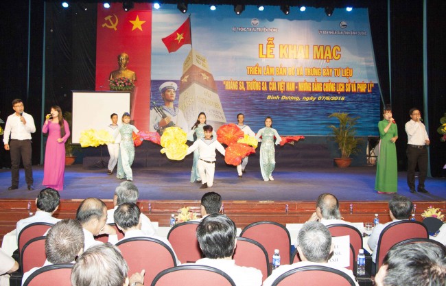 Một số hình ảnh tại lễ khai mạc triển lãm “Hoàng Sa, Trường Sa của Việt Nam - Những bằng chứng lịch sử và pháp lý”. Ảnh Quốc Chiến