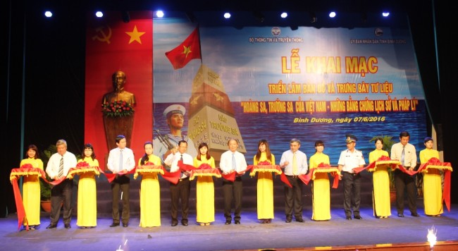 Một số hình ảnh tại lễ khai mạc triển lãm “Hoàng Sa, Trường Sa của Việt Nam - Những bằng chứng lịch sử và pháp lý”. Ảnh Hồng Thuận
