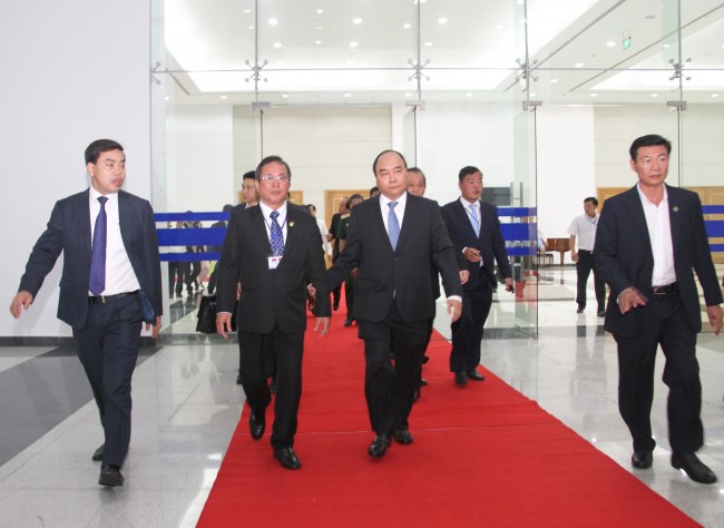 Một số hình ảnh về Thủ tướng Nguyễn Xuân Phúc và Thủ tướng Vương quốc Campuchia Samdech Hun Sen thăm, làm việc tại tỉnh Bình Dương