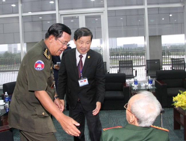 Một số hình ảnh về Thủ tướng Nguyễn Xuân Phúc và Thủ tướng Vương quốc Campuchia Samdech Hun Sen thăm, làm việc tại tỉnh Bình Dương
