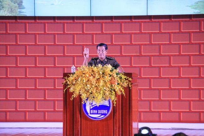Một số hình ảnh về Thủ tướng Nguyễn Xuân Phúc và Thủ tướng Vương quốc Campuchia Samdech Hun Sen thăm, làm việc tại tỉnh Bình Dương
