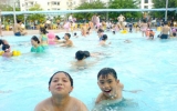 Thời tiết nắng nóng: Cẩn thận khi cho trẻ đi bơi