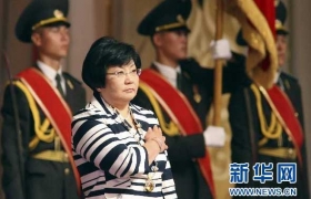 奥通巴耶娃就任吉过渡时期总统 中亚首名女总统诞生