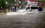 Hà Nội ngập nặng trong cơn mưa lớn nhất năm