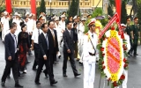 Provincial leaders visit Martyr’ Cemetery, present gifts to policy beneficiary families