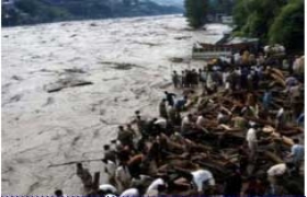 Flooding kills more than 400 people in Pakistan and Afghanistan