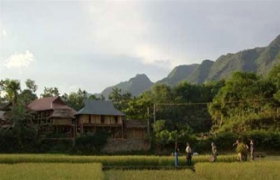 Chiều về trên bản Nủa