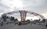 Binh Duong greeting gate opens