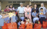 Mid-autumn gifts donated to disable children and orphans