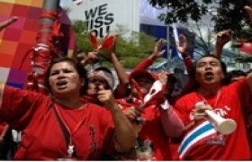Thailand extends emergency rule in Bangkok