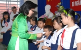 Vietcombank Bình Dương trao học bổng cho học sinh huyện Tân Uyên