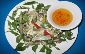 Gỏi bắp chuối luộc