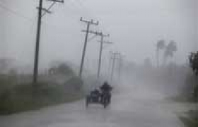 Cuban capital hit by hurricane Paula