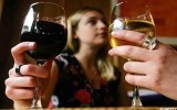 英研究报告说酒类总体危害超过毒品