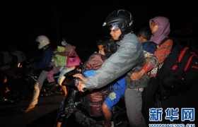 印尼默拉皮火山再度喷发 1人因拒绝下山而死亡