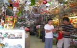 Thị trường Noel 2010: Hàng Việt chiếm ưu thế!