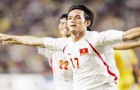 2010年东南亚足球联赛：10人越南队击败新加坡队晋级半决赛