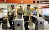 Phát hiện túi chứa bom trên tàu điện ngầm ở Roma