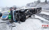 Miền bắc châu Âu đối mặt với tắc nghẽn giao thông vì tuyết rơi dày