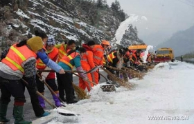 Icy weather, sleet disrupts lives of over 3.83 million in south China
