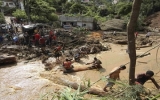 Gần 300 người chết do mưa lũ và lở đất ở Brazil