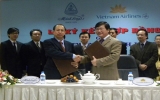 Minh Long I signs with Vietnam Airlines to supply ivory porcelain dining utensils