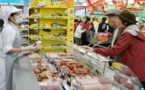 Supermarkets packed as Tet approaches