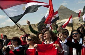 Military urges halt to strikes gripping Egypt