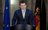 Bộ trưởng Quốc phòng Đức Guttenberg từ chức vì đạo văn