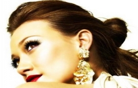 Tô son đỏ để làn môi thêm nét quyến rũ, hấp dẫn