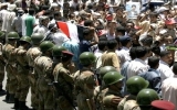 An ninh Yemen bắn đạn thật vào người biểu tình