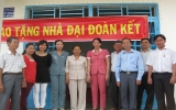 Công ty TNHH MTV XSKTBình Dương trao tặng nhà tình thương cho 2 hộ nghèo