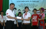 Tập đoàn SCG trao học bổng và quà cho học sinh khuyết tật