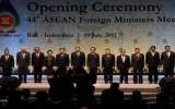 Vietnam attends ASEAN meetings