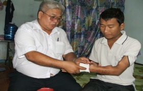 Đôi chân già... không mỏi