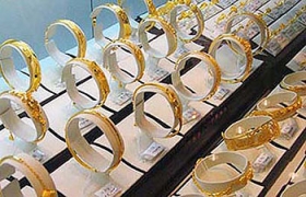 Giá vàng quay cuồng chóng mặt