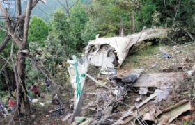 尼泊尔客机坠毁19人死亡
