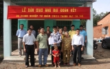 Doanh nghiệp tư nhân chế biến cao su thương mại Thành Đạt tặng nhà đại đoàn kết