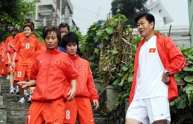 2011年AFF杯女子足球锦标赛：越南队以9:1大胜新加坡队